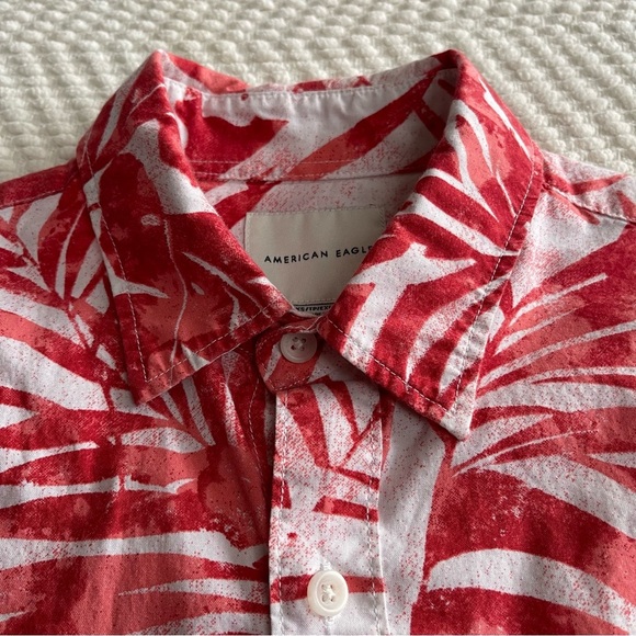 American Eagle Shirt Men XS Red Button Down/Up Hawaiian Beach Aloha Palms - Picture 3 of 7